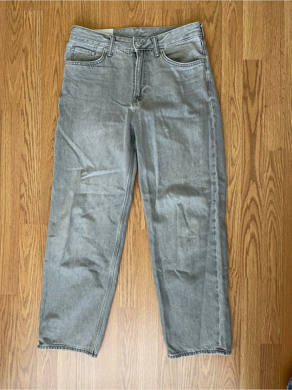 H&M men’s loose ample Jeans in Light Gray Wash streetwear minimalist
